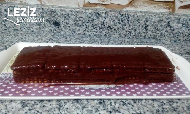 Çok Pratik Bisküvili Pasta (15 Dakikada Hazır)