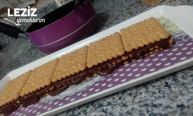 Çok Pratik Bisküvili Pasta (15 Dakikada Hazır)