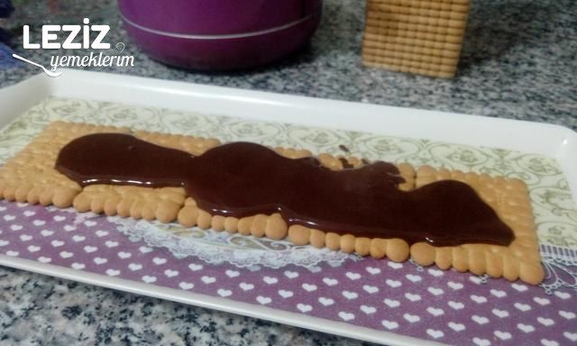 Çok Pratik Bisküvili Pasta (15 Dakikada Hazır)