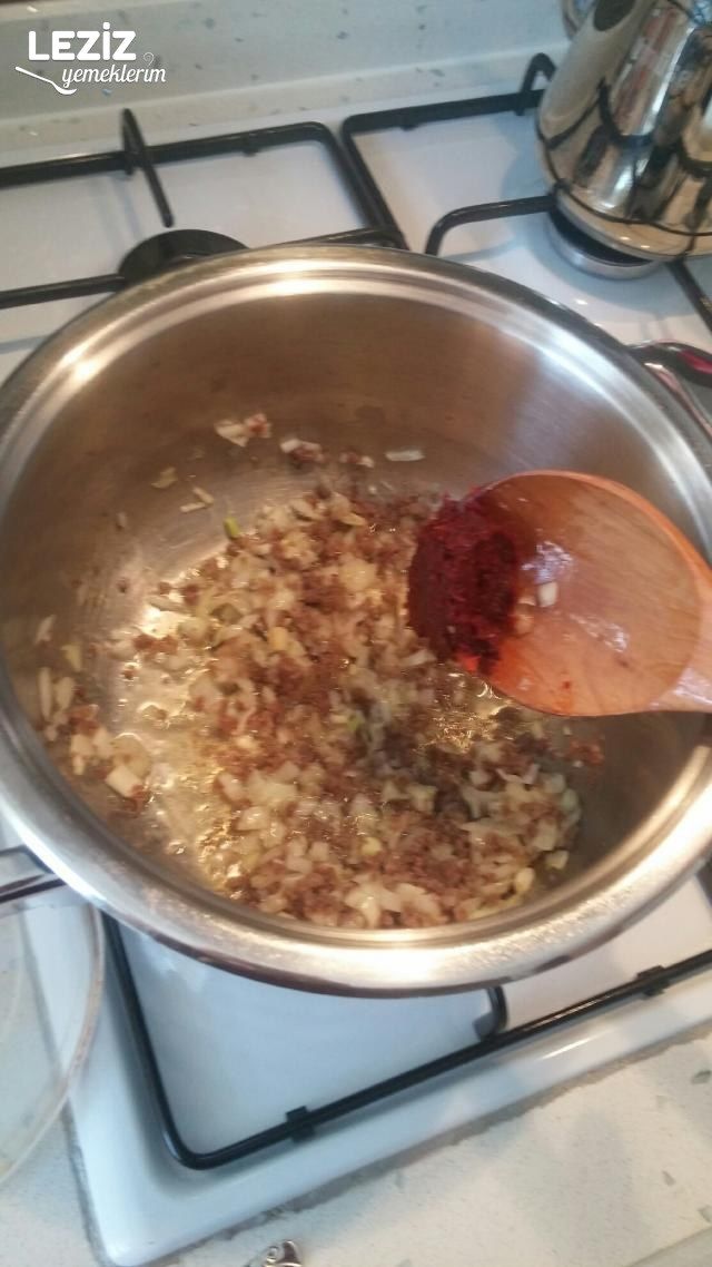 Kıymalı Otlu Kapalı Pide (Antep Usulü)