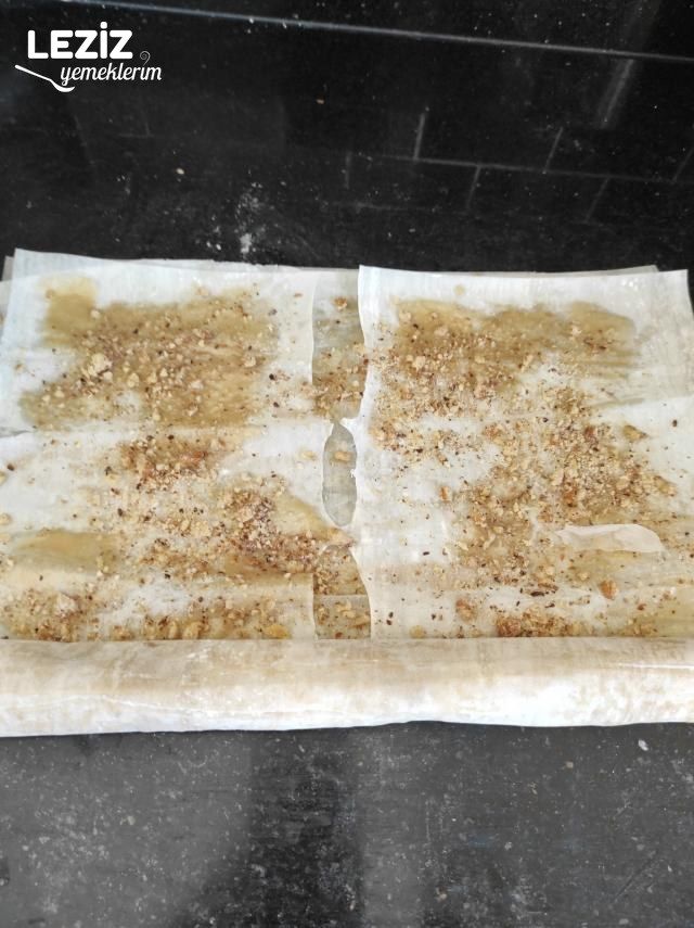 Baklava Yufkasından Tahinli Çıtır