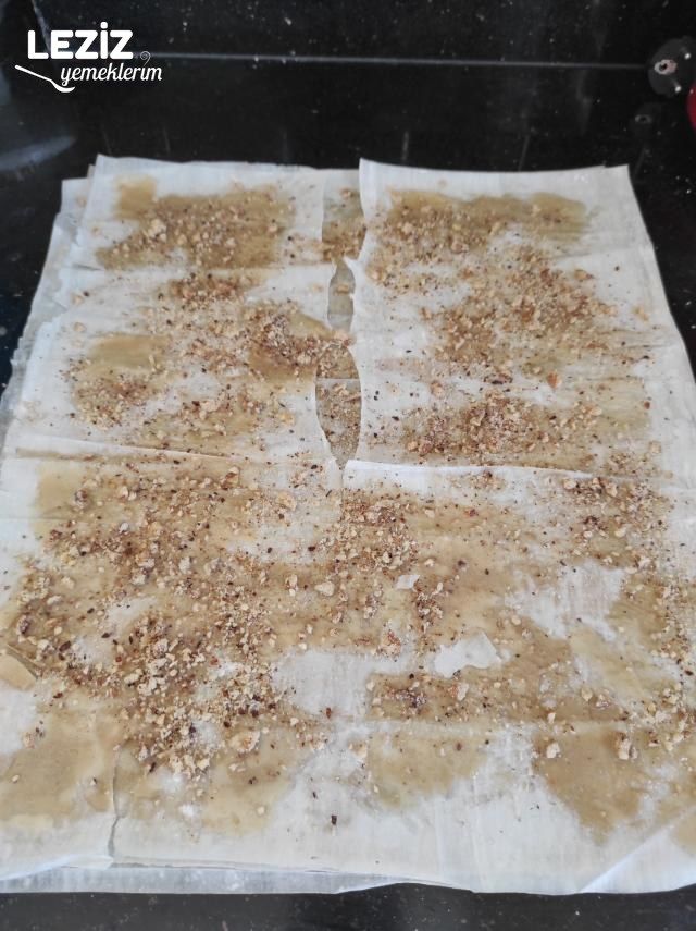 Baklava Yufkasından Tahinli Çıtır
