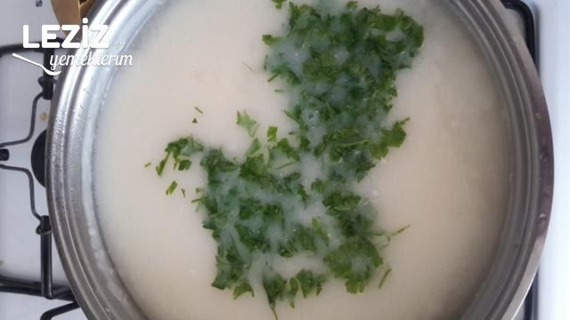 Şehriyeli Tavuk Çorbası Tarifi