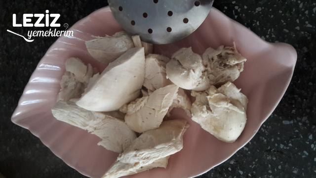 Şehriyeli Tavuk Çorbası Tarifi