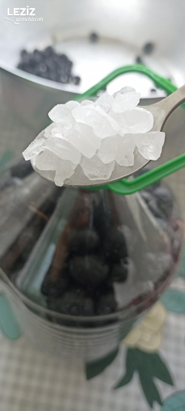 Evde Kahvaltılık Siyah Zeytin Nasıl Yapılır (Püf Noktaları İle)