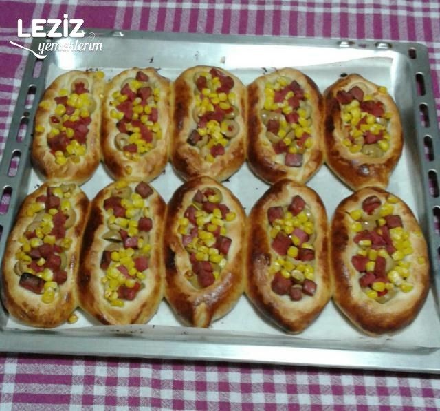 Yeşil Zeytinli Açık Poğaça
