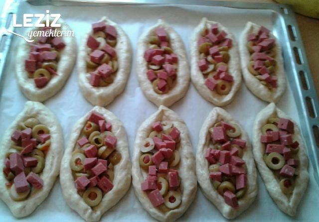 Yeşil Zeytinli Açık Poğaça