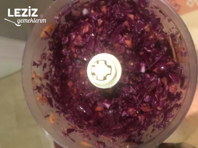 Sirkeli Mor Lahana Salatası