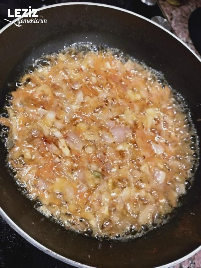 Soğanlı Havuçlu Tarçınlı Pilav