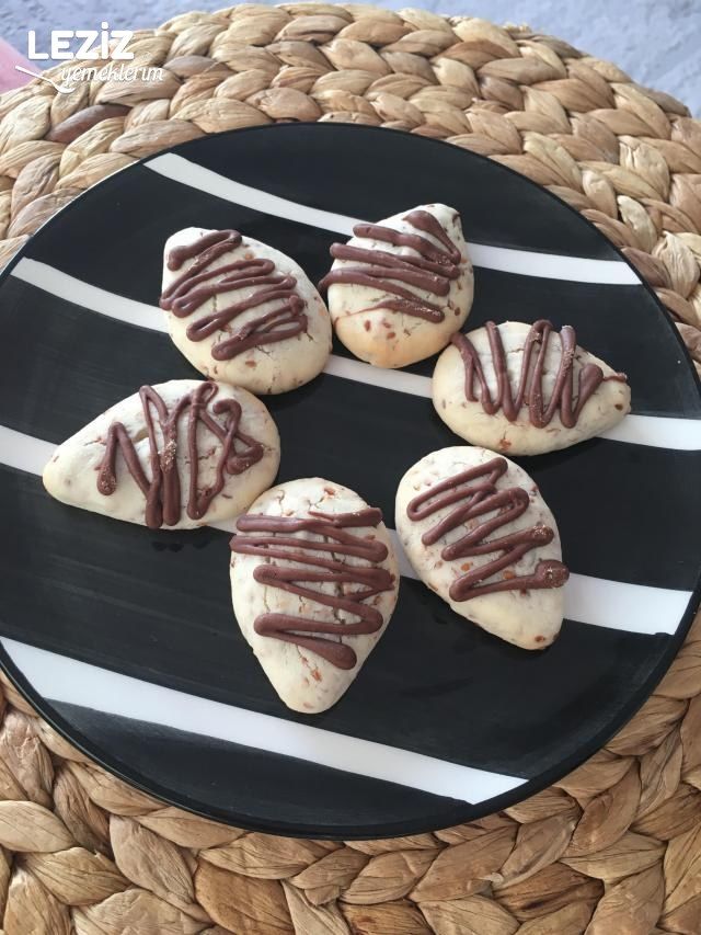 Kıyır Kıyır Susamlı Cevizli Kurabiye