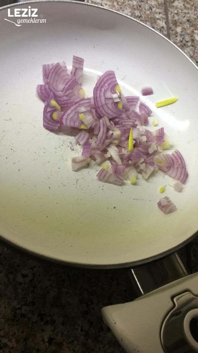 Bol Soğanlı Mercimek Çorbası