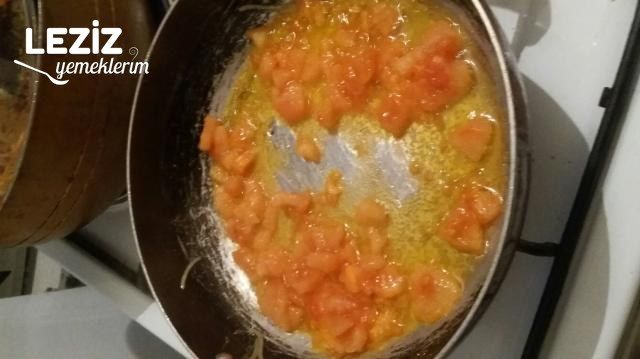 Domates Soslu Leziz Spagetti