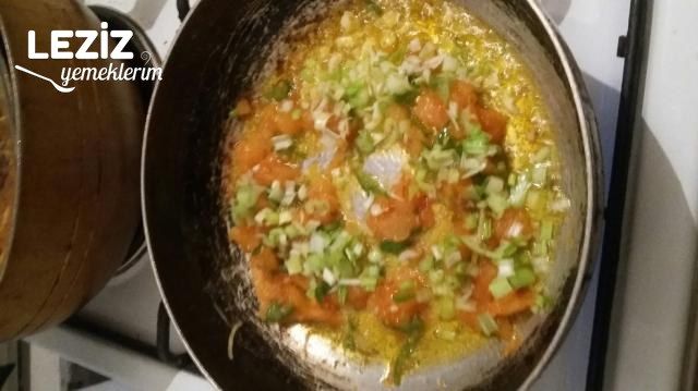 Domates Soslu Leziz Spagetti