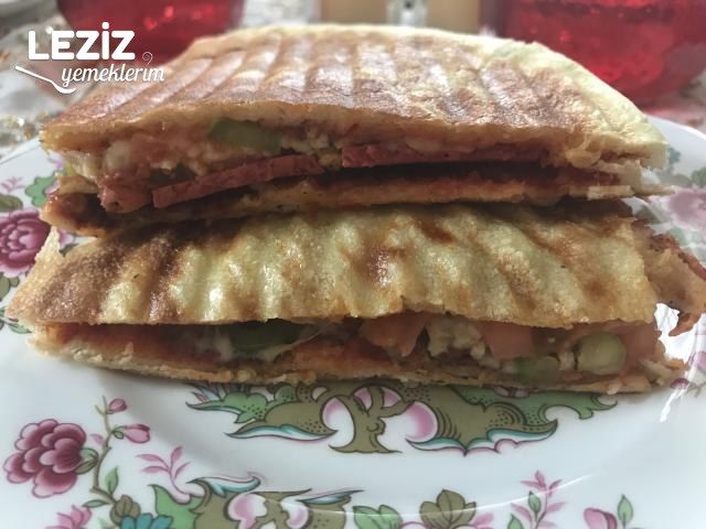 Bazlama Tost - Leziz Yemeklerim