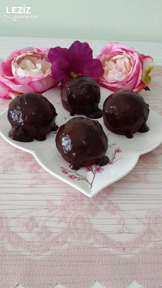 Brovni Tadında Soslu Muffin Kek