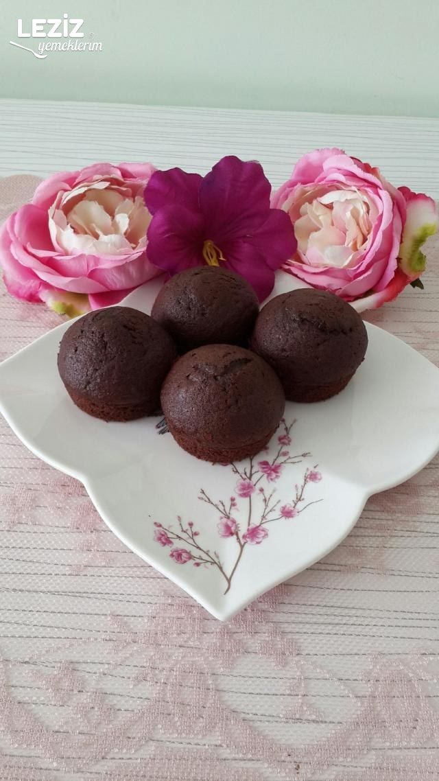 Brovni Tadında Soslu Muffin Kek