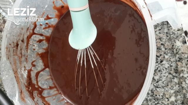 Brovni Tadında Soslu Muffin Kek