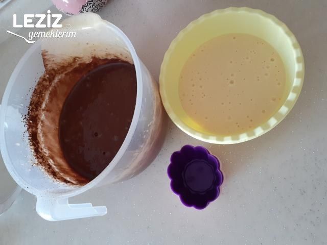 Sade Ve Kakaolu Top Kek