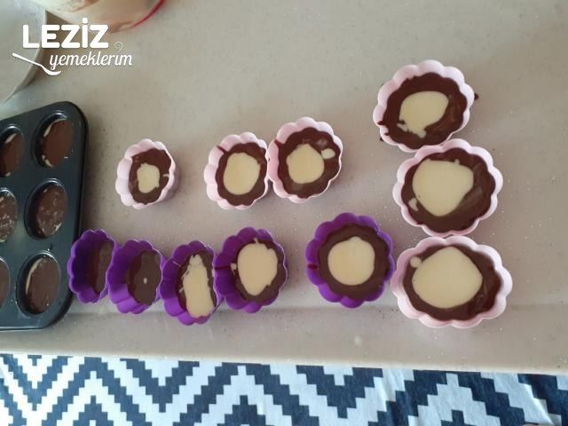 Sade Ve Kakaolu Top Kek