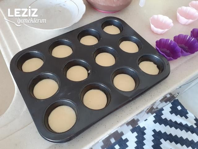 Sade Ve Kakaolu Top Kek