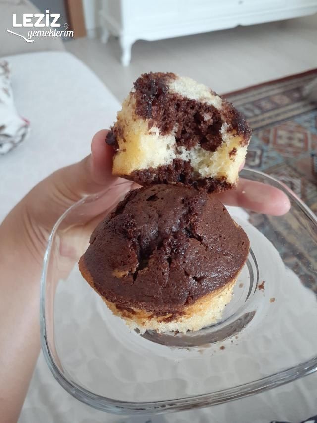 Sade Ve Kakaolu Top Kek