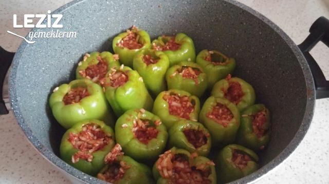 Etli Biber Dolması Nasıl Yapılır