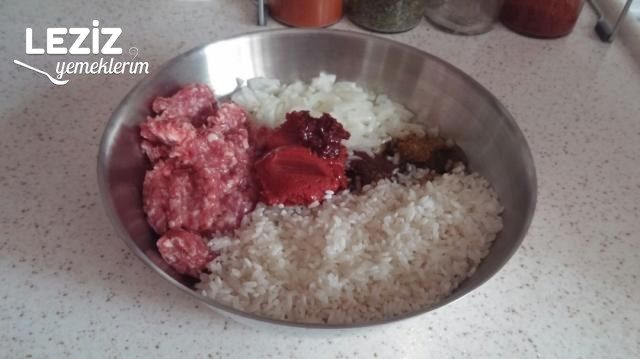 Etli Biber Dolması Nasıl Yapılır