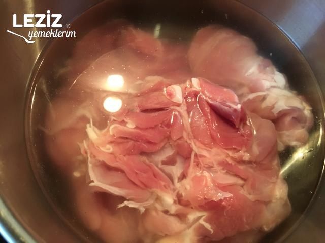 Tavuklu Börek Nasıl Yapılır