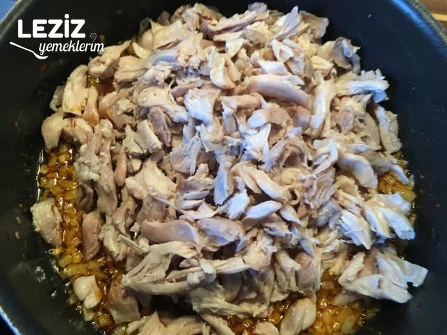 Tavuklu Börek Nasıl Yapılır