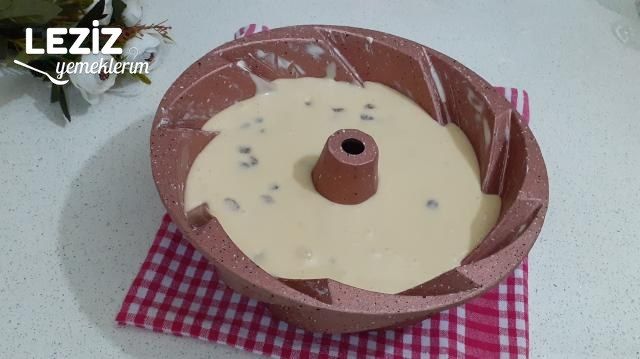 Püf Noktası İle Nefis Üzümlü Kek Tarifi (Videolu)