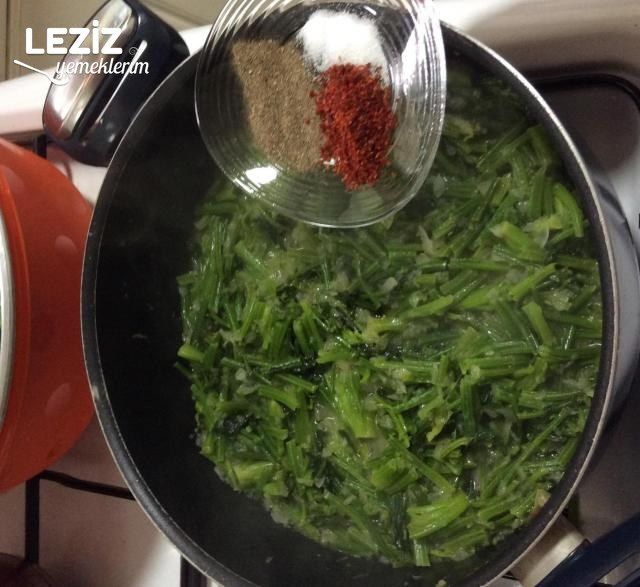 Yumurtalı Ispanak Sapı Kavurması