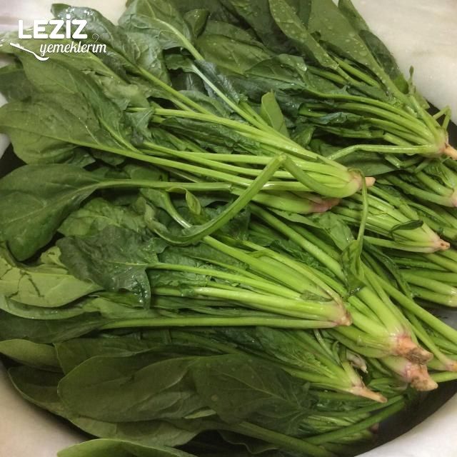 Yumurtalı Ispanak Sapı Kavurması