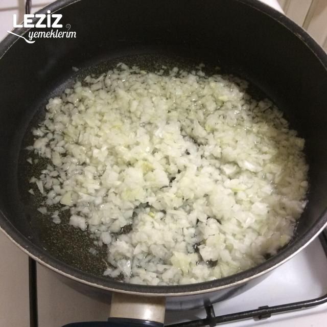 Yumurtalı Ispanak Sapı Kavurması