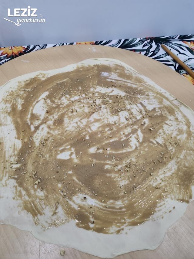 Pastane Usulü Tahinli Çörek Nasıl Yapılır