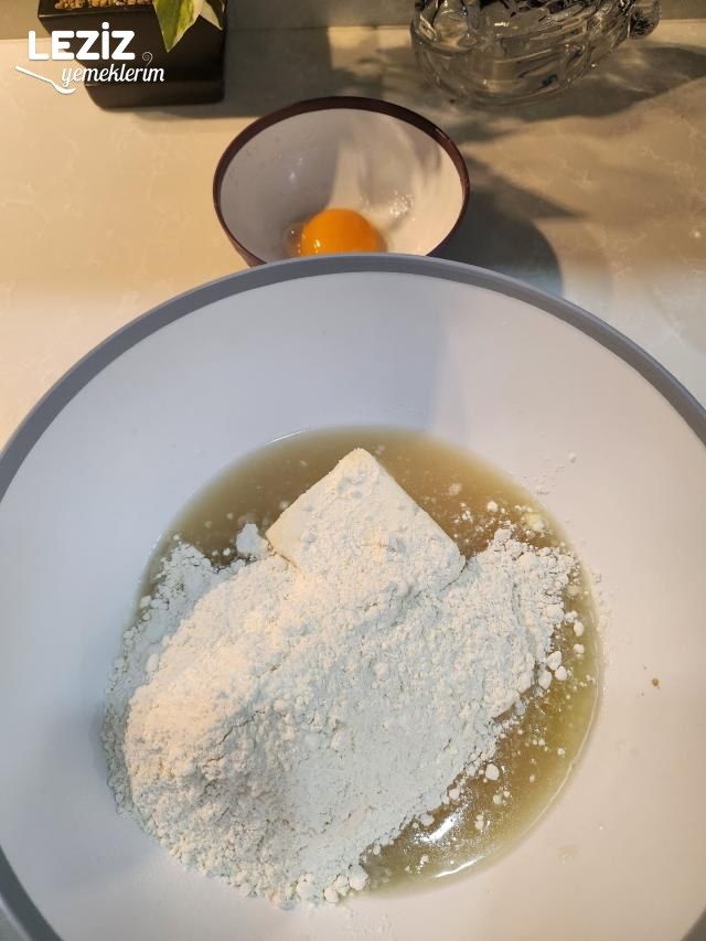 Pastane Usulü Tahinli Çörek Nasıl Yapılır