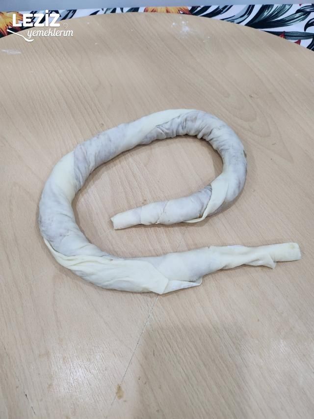 Pastane Usulü Tahinli Çörek Nasıl Yapılır