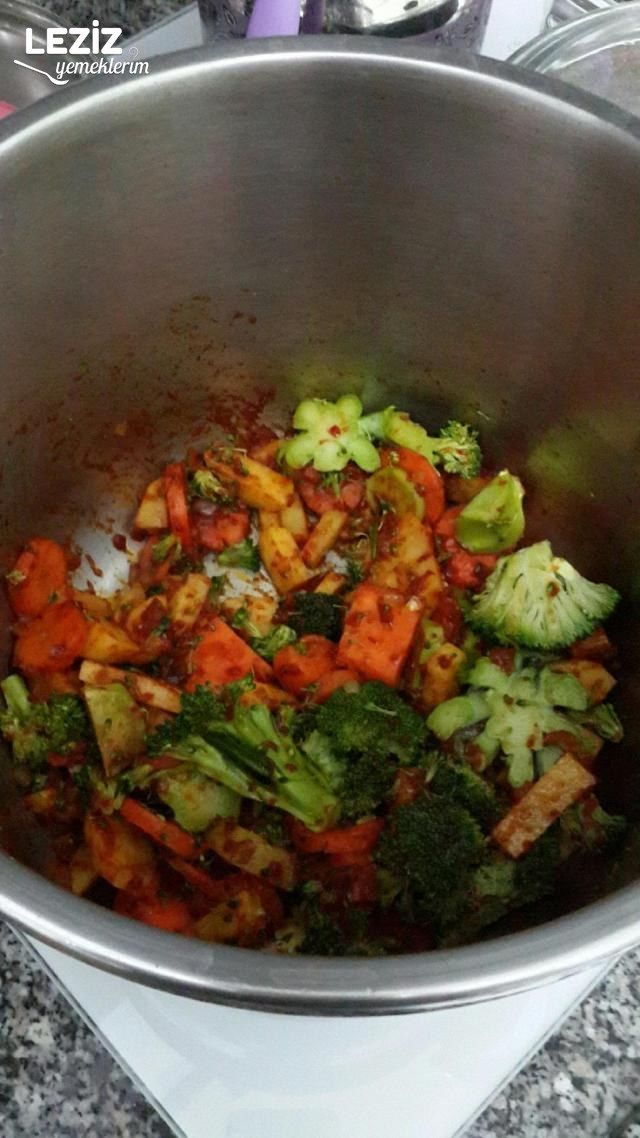 Brokoli Havuç Patates Çorbası