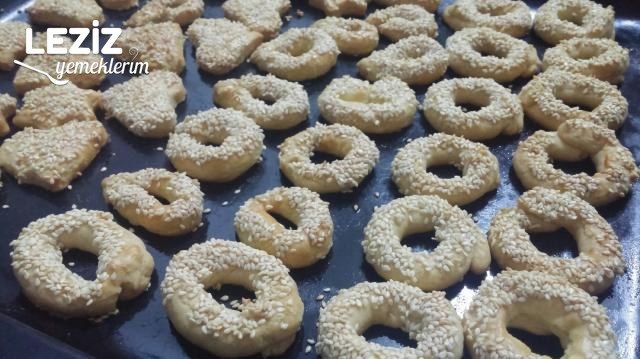Susamlı Tuzlu Kurabiye (Ağızda Dağılan)
