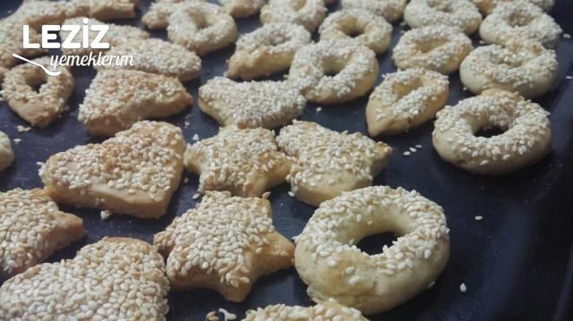 Susamlı Tuzlu Kurabiye (Ağızda Dağılan)