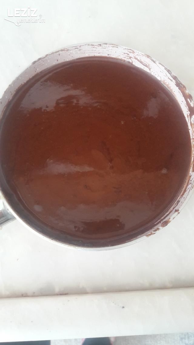 Ganajlı Muhallebili Kakaolu Kek