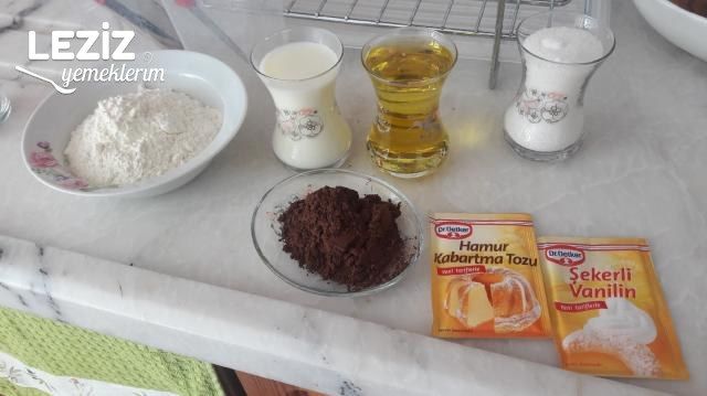 Ganajlı Muhallebili Kakaolu Kek