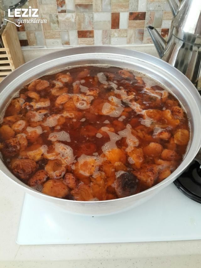 Kayısı Hoşafı Yapımı