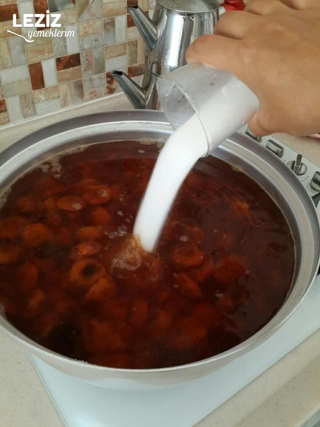 Kayısı Hoşafı Yapımı