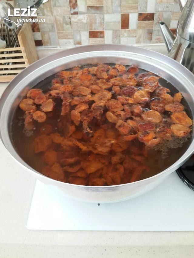 Kayısı Hoşafı Yapımı