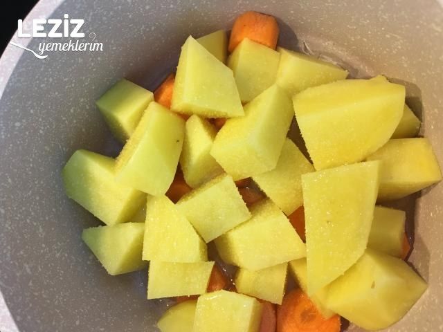 Tencerede Pratik Tavuk Tandır