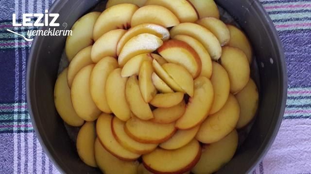 Nefis Şeftalili Alt Üst Kek Tarifi