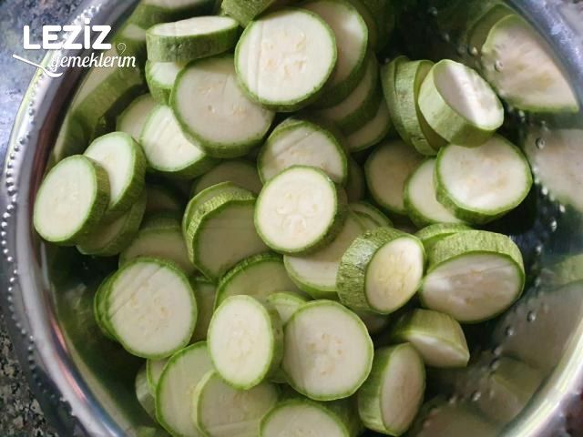 Kabak Musakka (Kabak Oturtması) Tarifi