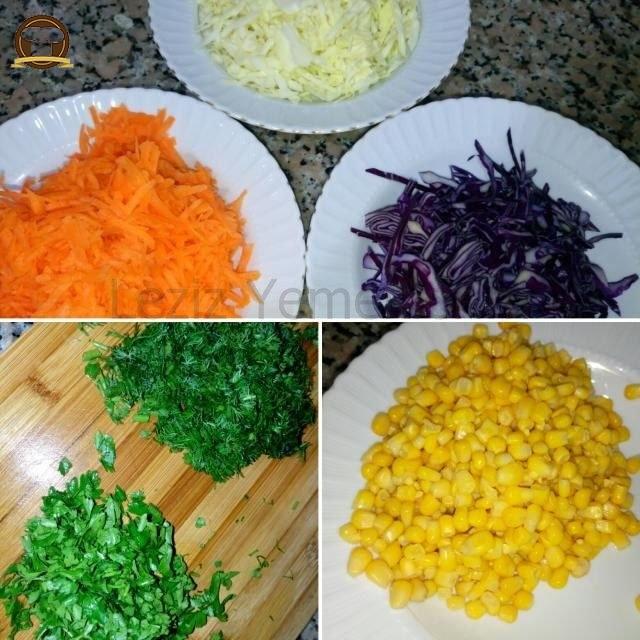 Enfes Krutonlu Renkli Salata