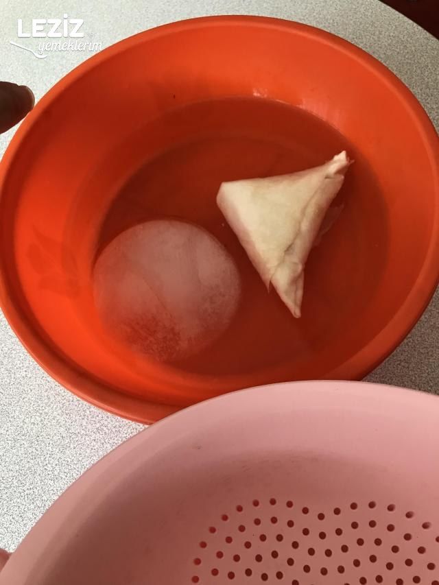Muska Böreği (Puf Puf Buzluk Böreği - Aşamalı Anlatım)