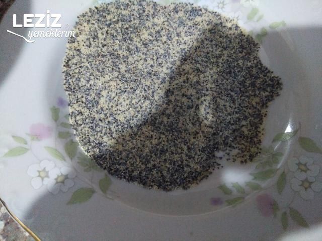 Haşhaşlı Hira Tatlısı Tarifi Ve Yapılışı